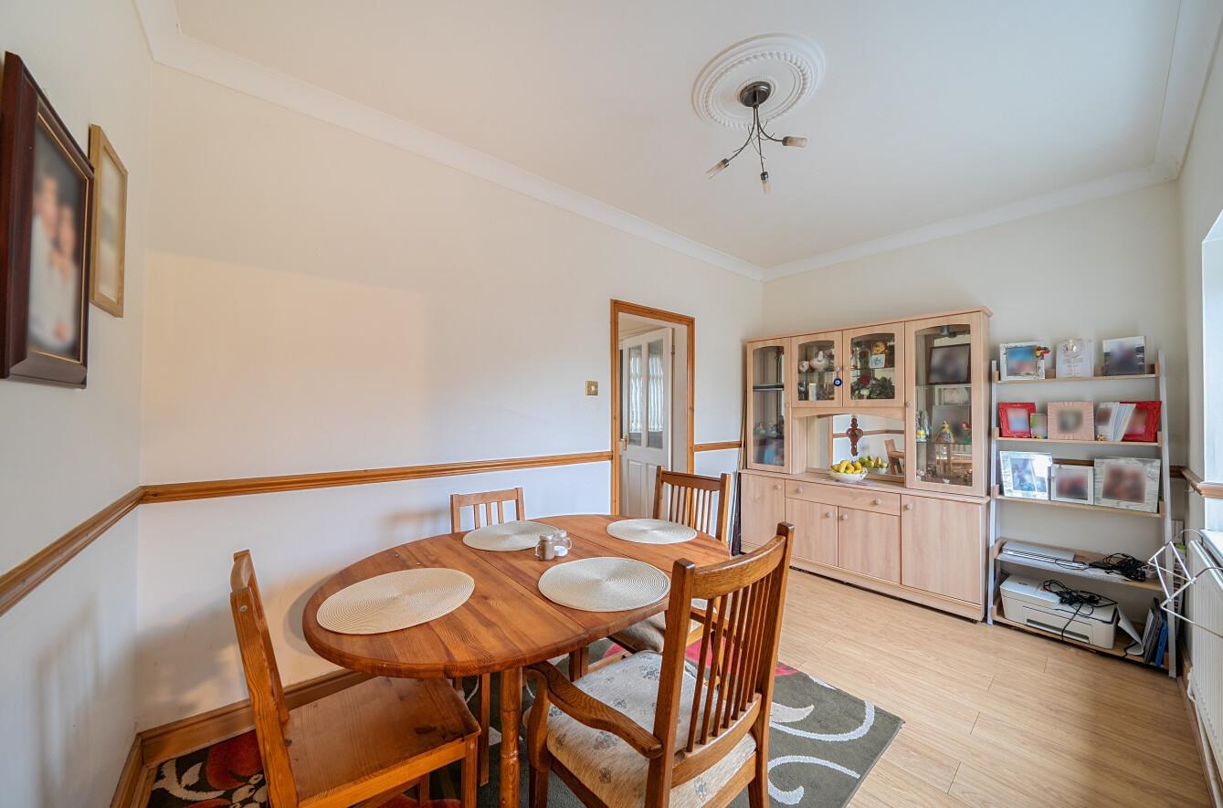 Heol Tregoning, Llanelli, SA15 2BD